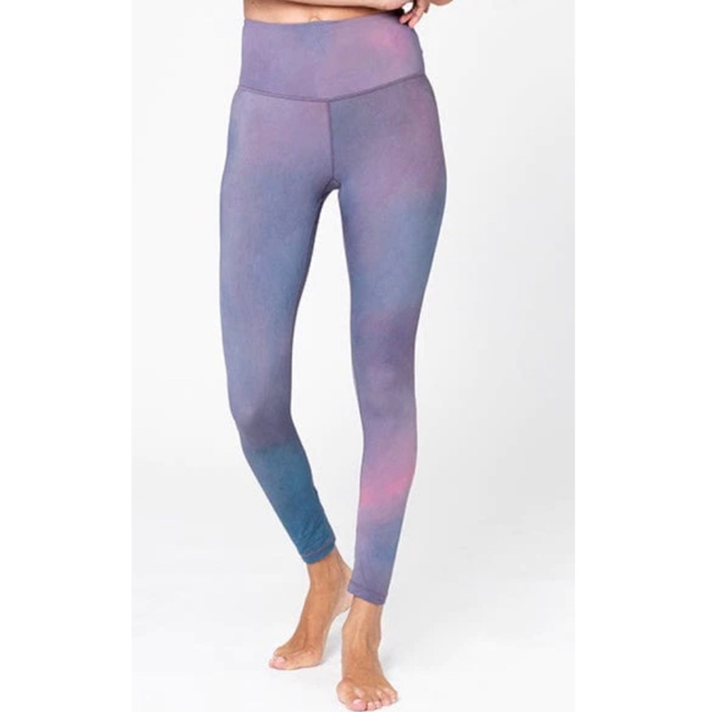 Sol & Mane Mudra Rainy Sky Leggings Size Medium NWT‎